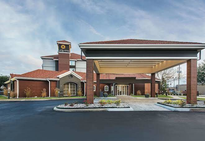 La Quinta Inn & Suites By Wyndham Shreveport Airport Image
