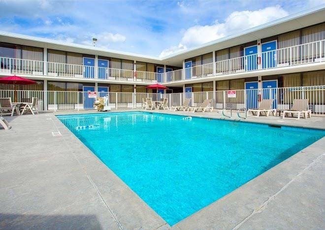 Motel 6 baton rouge la southeast