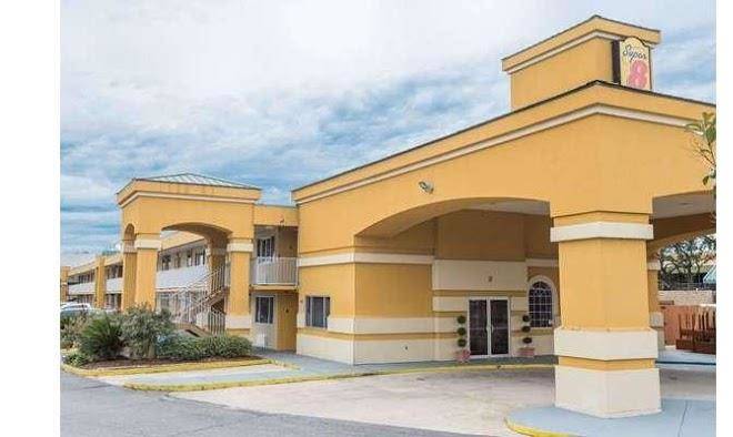 Super 8 by wyndham baton rouge i 10