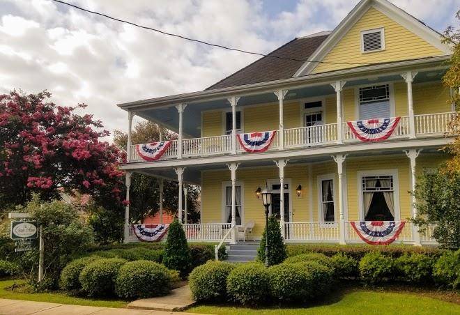 Queen anne bed and breakfast