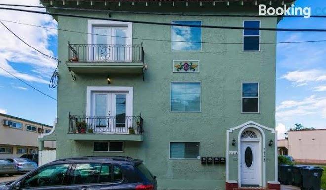 Lovely 3br next to city park