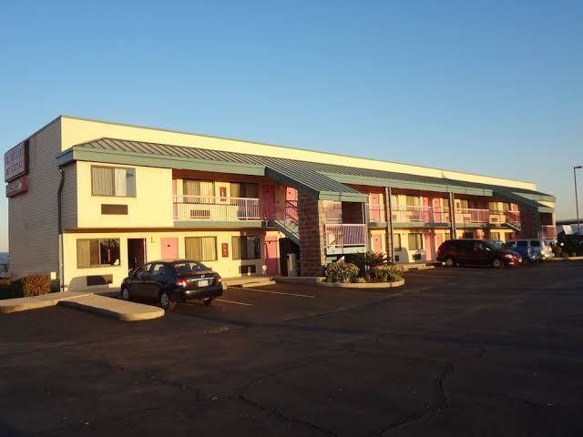 Nola inn & suites