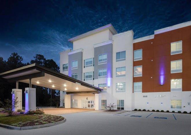 Holiday Inn Express Slidell Image