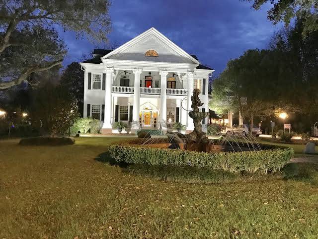 Historic michabelle inn