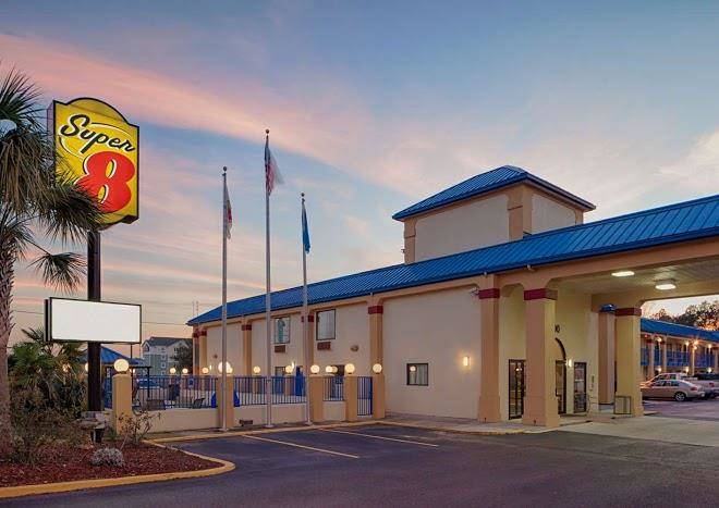 Super 8 by wyndham hammond