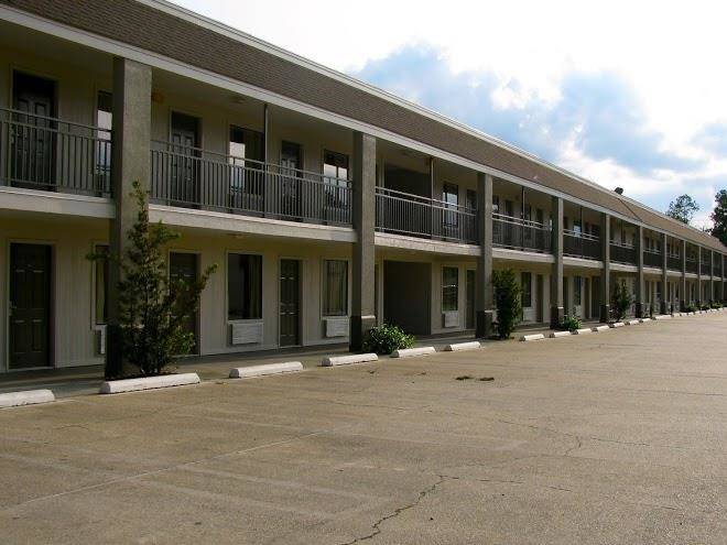 Traveler's rest motel