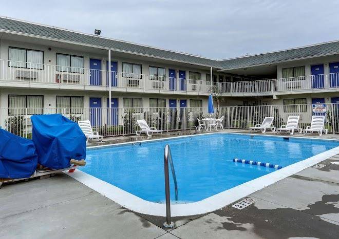 Motel 6 port allen la baton rouge