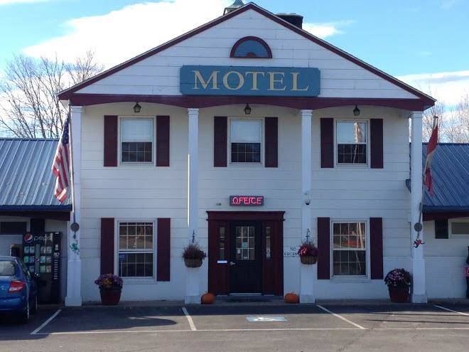 Colonial valley motel