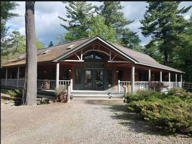 Oquossoc country suites