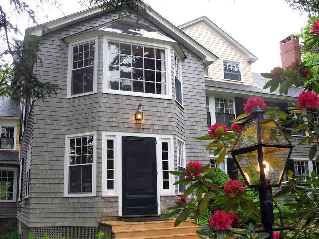 Harbourside inn