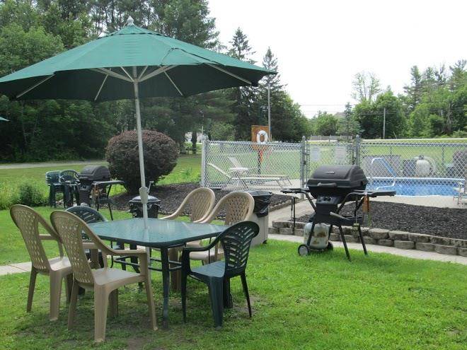 Cobbossee motel