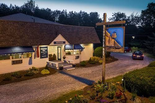 Schooner bay motor inn