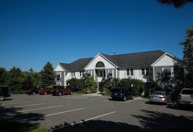 Strawberry hill seaside inn