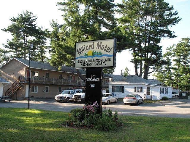 Milford motel on the river