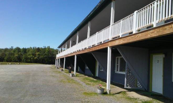 Leisure life resort & trailside restaurant