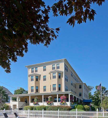 Colonial inn
