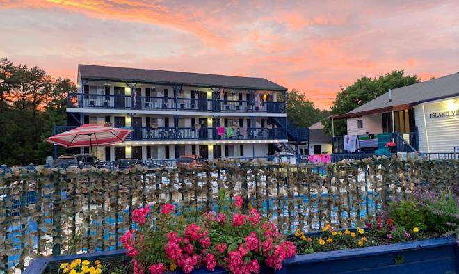 Island view motel