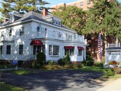 Oakwood inn town motel
