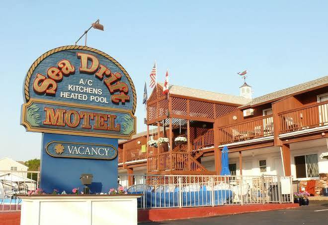 Sea drift motel