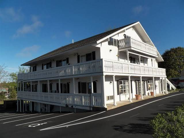 Sea rose inn