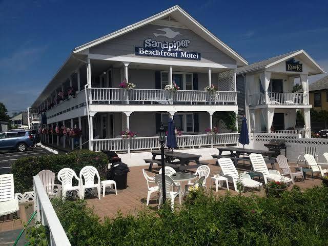 Sandpiper beachfront motel