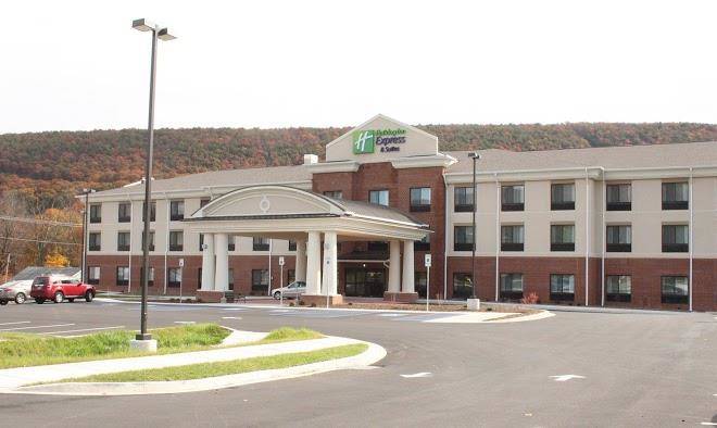Holiday inn express & suites cumberland la vale