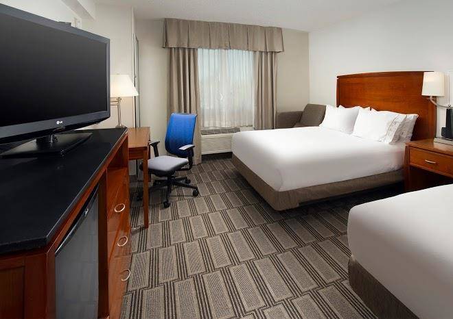 Holiday inn express baltimore at the stadiums