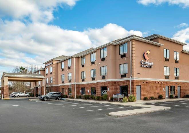 Comfort Inn & Suites Cambridge Image