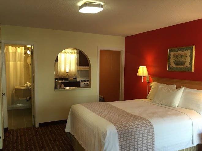 Bay side inn & suites