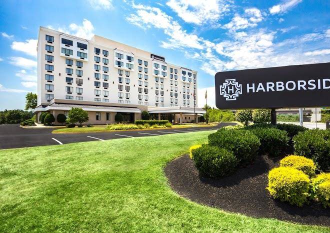 Harborside hotel