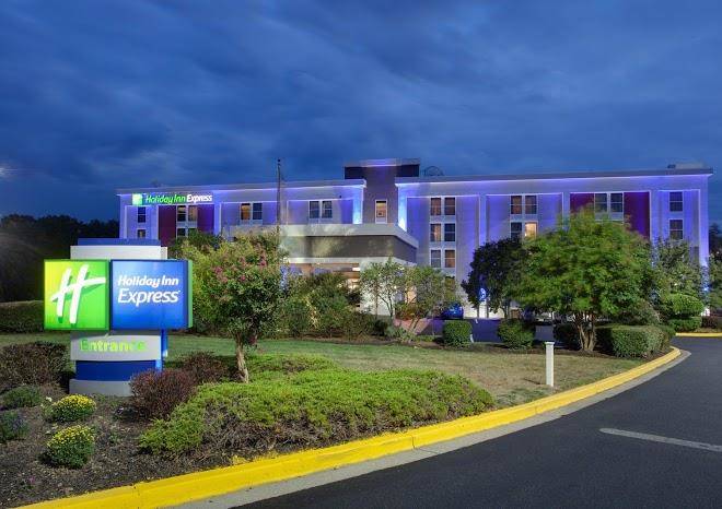 Holiday inn express washington dc east andrews afb