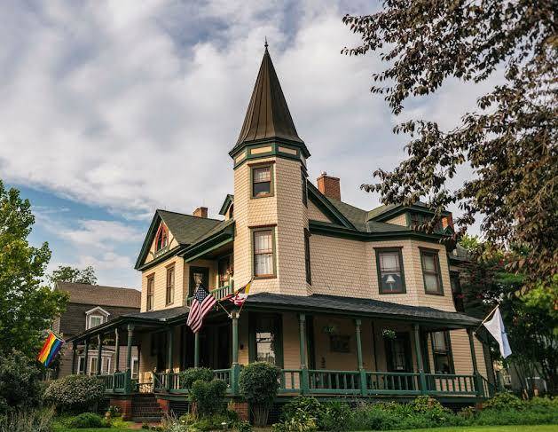 Hummingbird inn