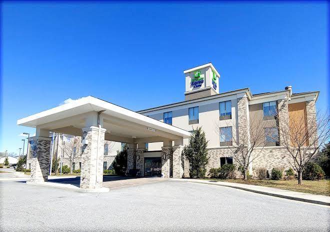 Holiday inn express & suites clear spring