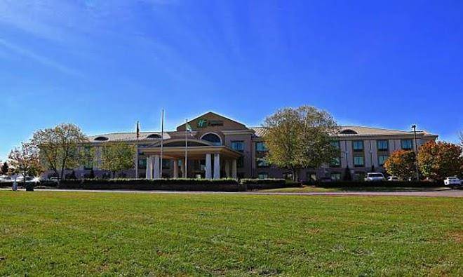 Holiday Inn Express & Suites Hagerstown Image