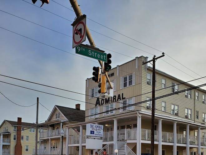 Admiral hotel