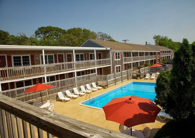 Holiday hill inn and suites
