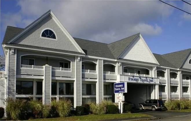 Hyannis travel inn