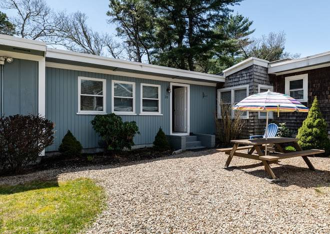 Santuit inn