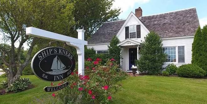 Ship's knees inn