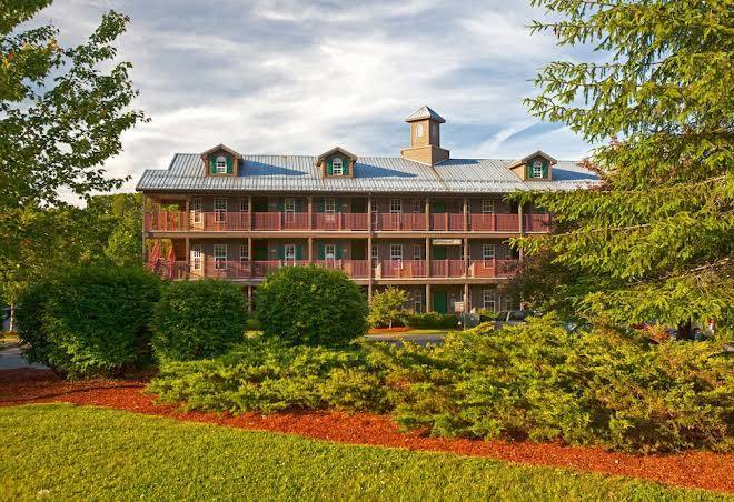 Holiday Inn Club Vacations Oak N' Spruce Resort Image