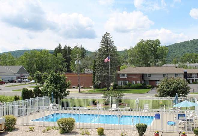 Howard johnson by wyndham lenox