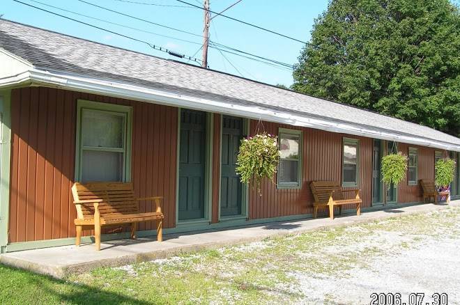 Lanesborough Country Inn Image