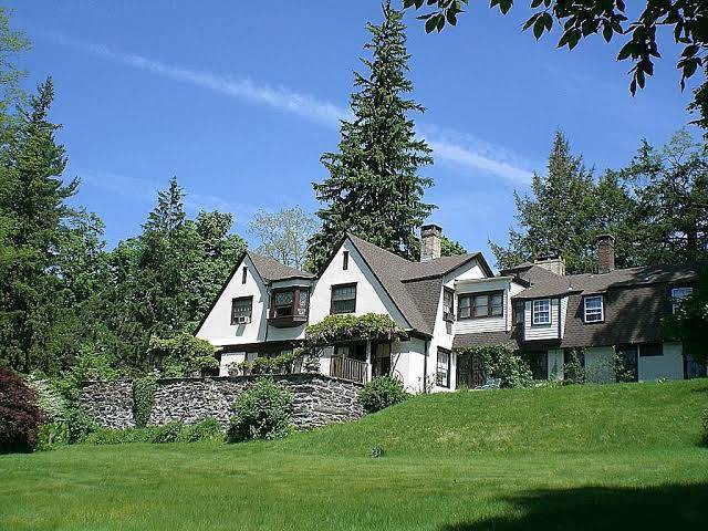 Whistler's Inn Image