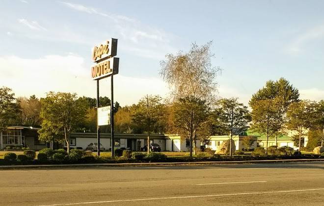 Capri Motel Image