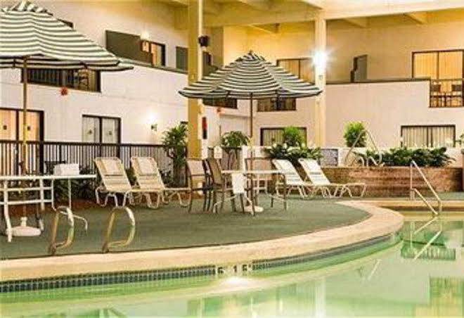 Envision Hotel & Conference Center Mansfield Foxboro Image