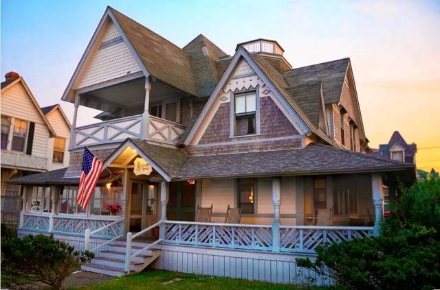 Beachfront inn on martha's vineyard