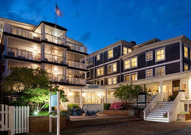 Vineyard square hotel & suites