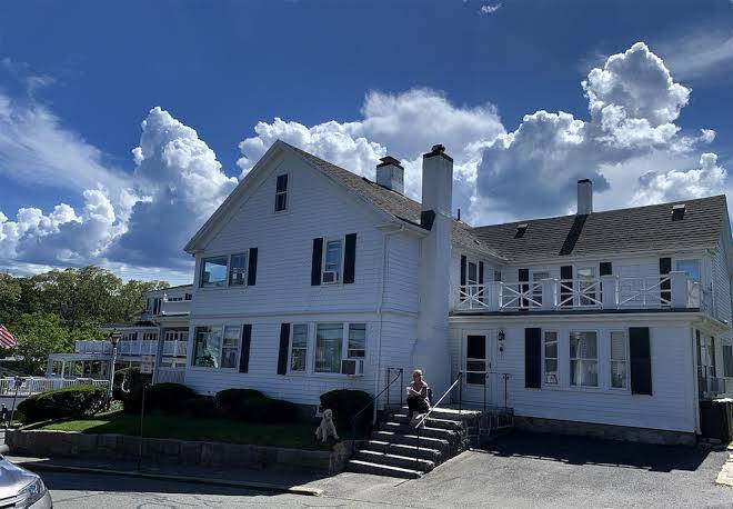 Beach & king street inn