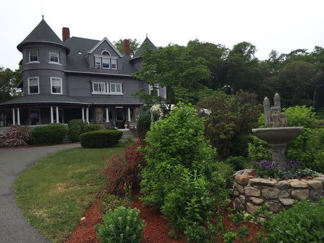 Castle manor inn