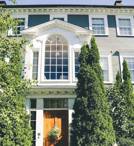 Compass rose inn